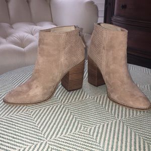 Steve Madden Tan Suede Booties Size 7.0 EUC